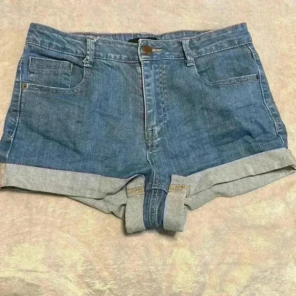 Forever  21 Jean Shorts Size 28 - Picture 1 of 3